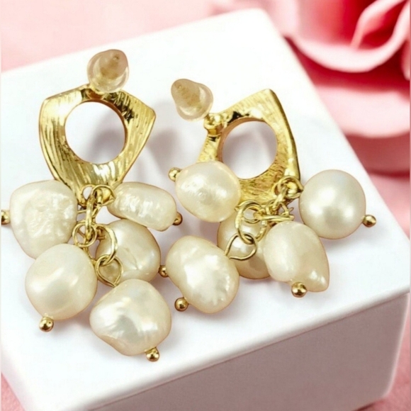 Womens Jewelry Gold Plated Pearl Earrings - Picture 2 of 6